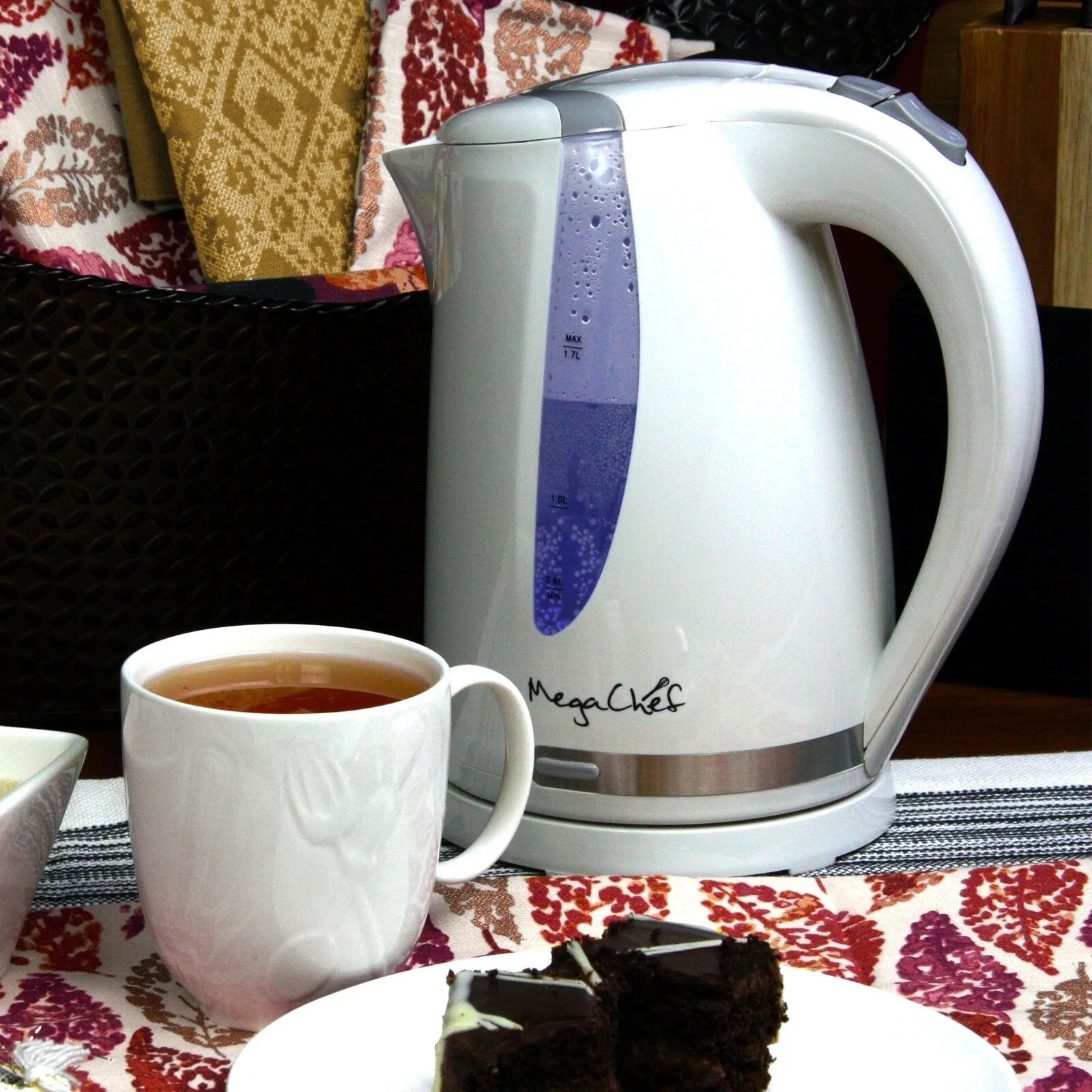 1.7L Rapid Boil Cordless Serving Electric Tea Kettle in White