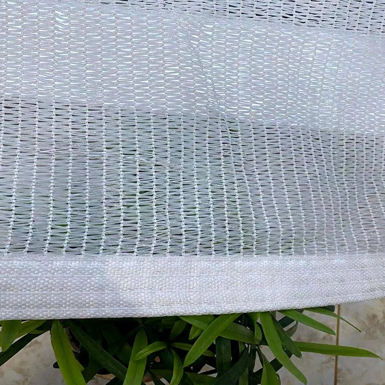 85% UV Resistant Anti-Aging White Sunblock Shade Cloth,Water and Air Permeable Mesh Tarp,Shade Netting with Grommets,Rope,Sun Shade Sail for Roof Courtyard Garden Fence (3x3m/9.8x9.8ft)