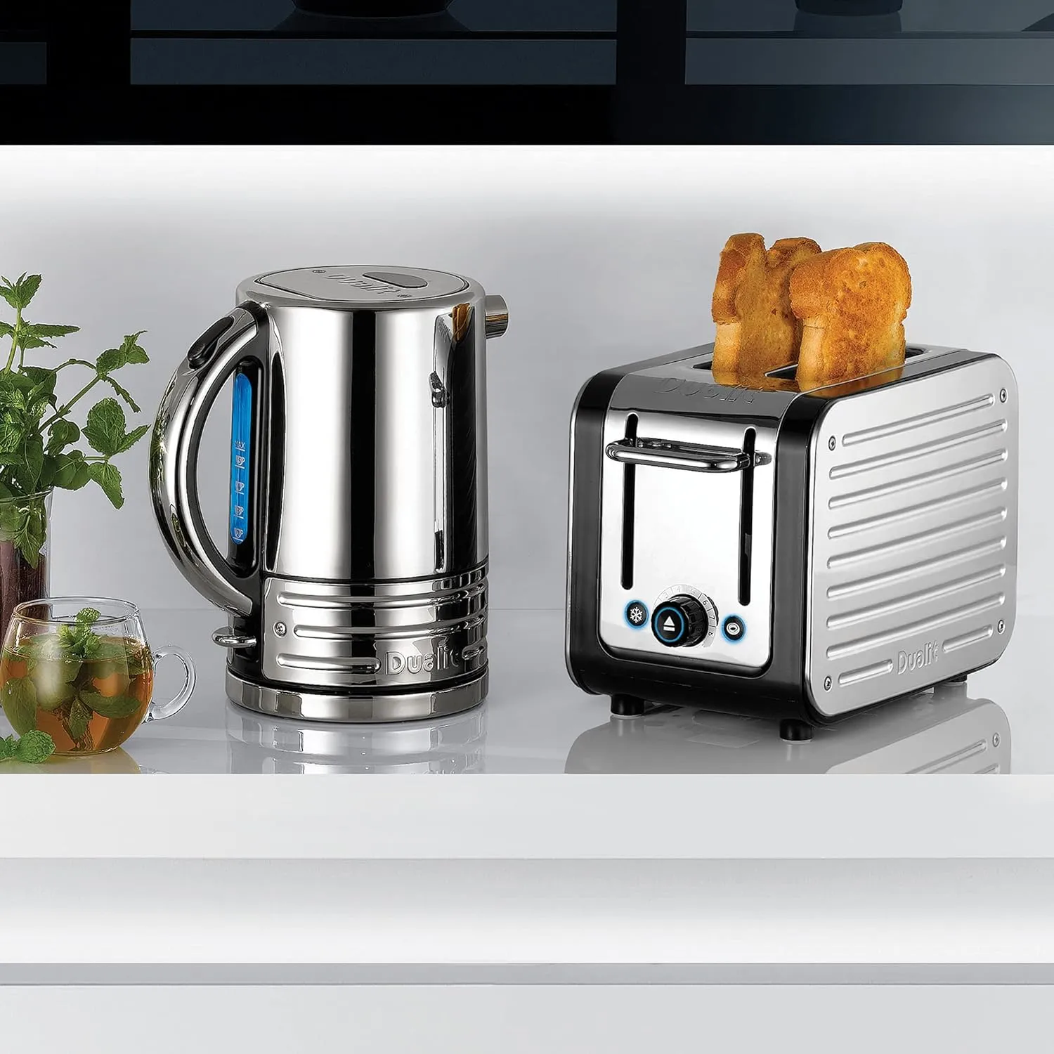 Dualit Design Series 2 Slice Toaster | Polished Stainless Steel with Black Trim | Extra-Wide Slots – Peek and Pop Function – Patented Perfect Toast Technology – Matching Kettle Available