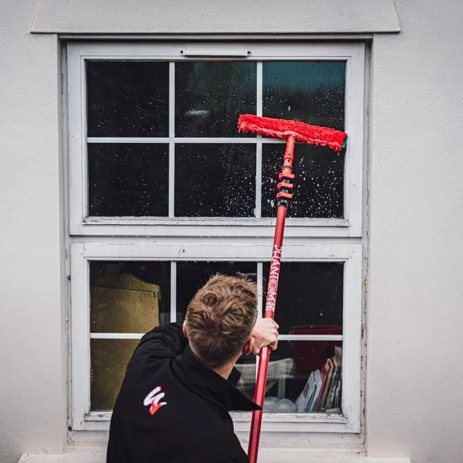 FaceLift® Phantom Traditional Pole