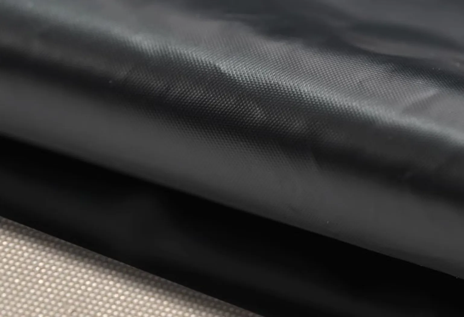 Mobi Garden Jun Ting 530 Black Coating 4-6 person Tarp - White