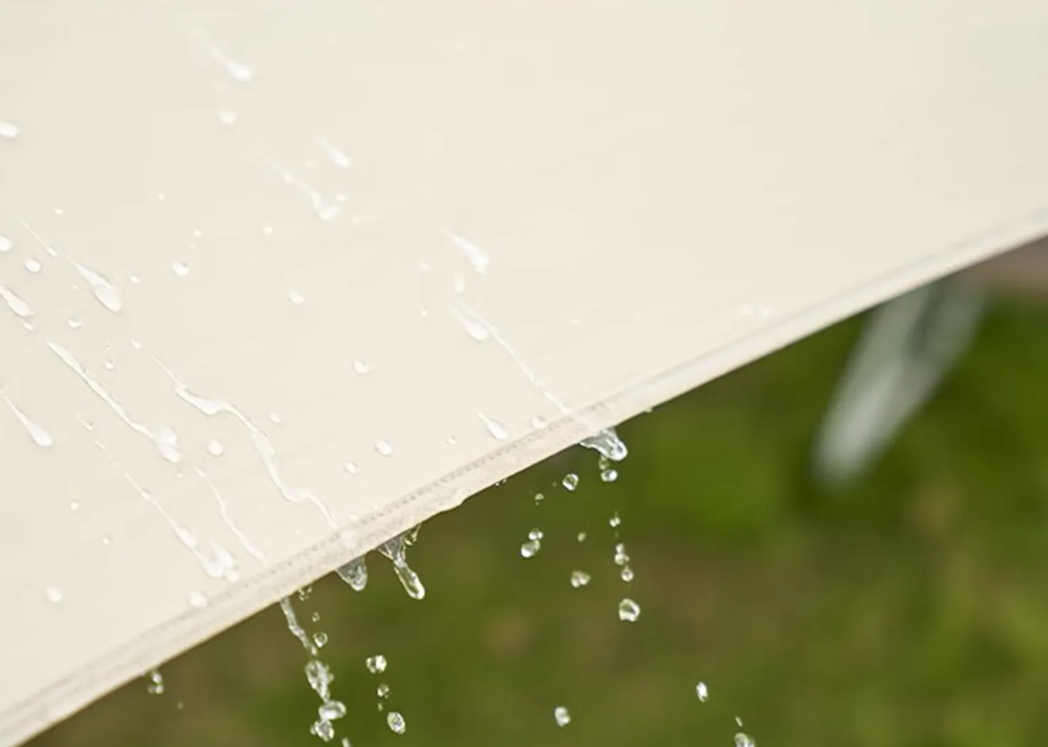 Mobi Garden Jun Ting 530 Black Coating 4-6 person Tarp - White