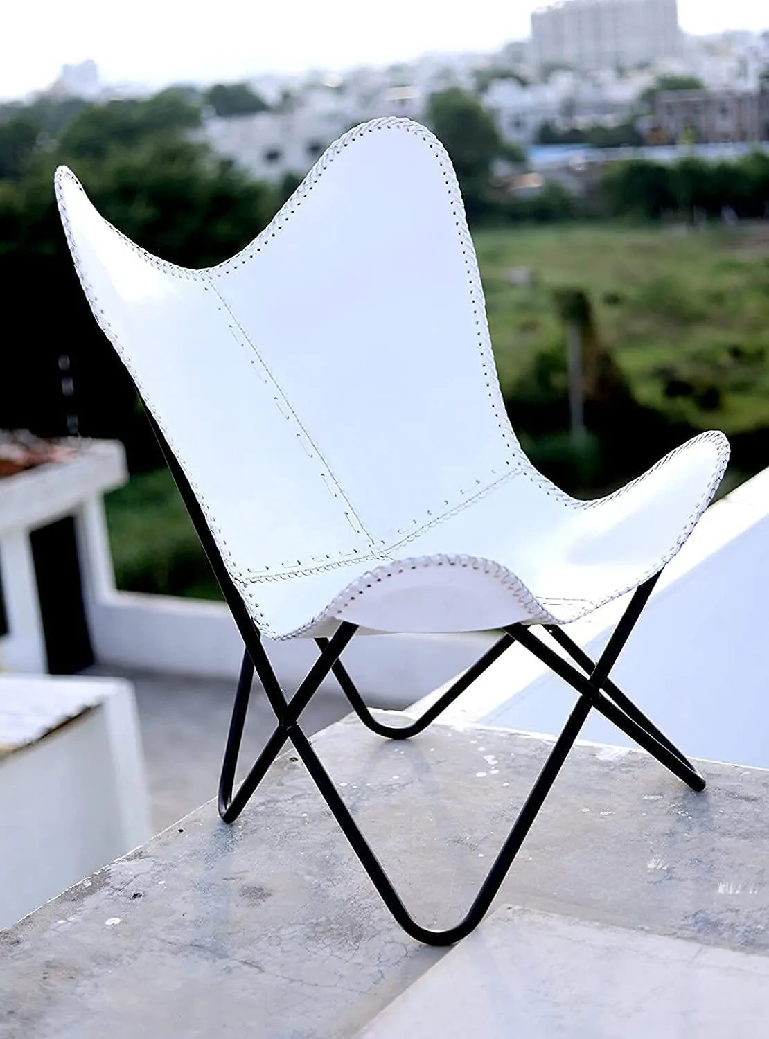 Tuzech Leather Butterfly Chair Vintage Leather Lounge Relax Arm Chair Handmade Genuine Leather Butterfly Chair White Leather Cover (with Fold-able Stand) 103x84x70 cm